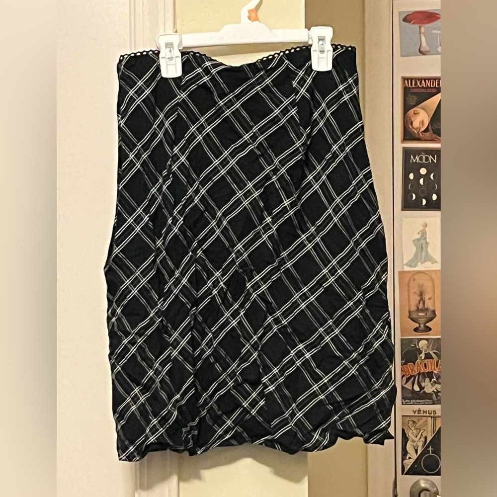 Aeropostale Plaid Black and White Fitted Midi Skirt